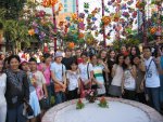 Visite du march aux fleurs de la rue Nguyen Hu
