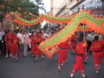 La danse du dragon dans la rue Dong Khoi, � Saigon
