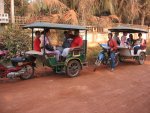 D�part en tuk tuk vers les temples d'Angkor