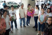 Accueil � l'a�roport de la d�l�gation beauvaisienne le 9/02/2010