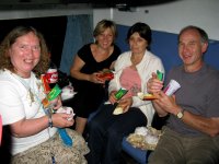 Casse-cro�te dans le train pour Annick, Th�r�se, Cristiana et G�rard